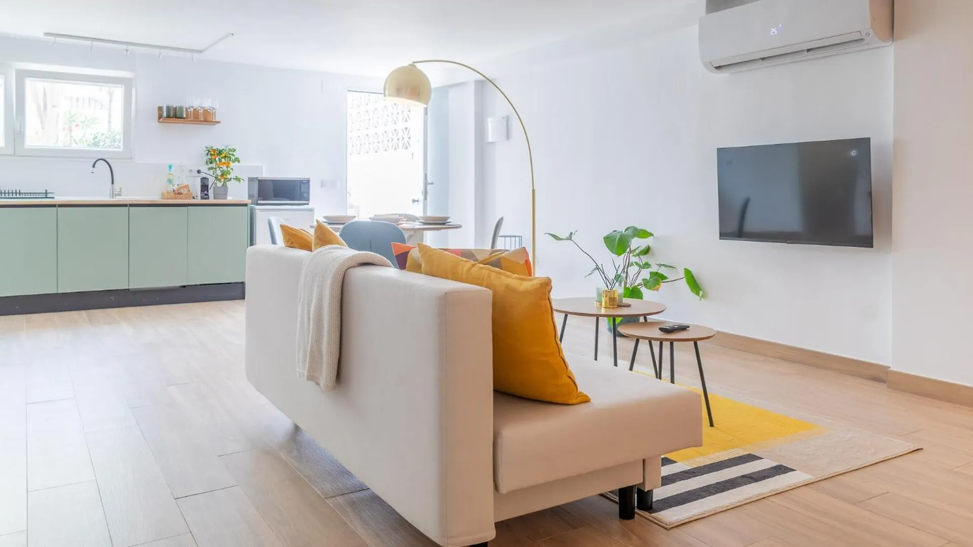 Casa Lima - Spacious Souterrain Studio Close To The Beach Torremolinos Spagna