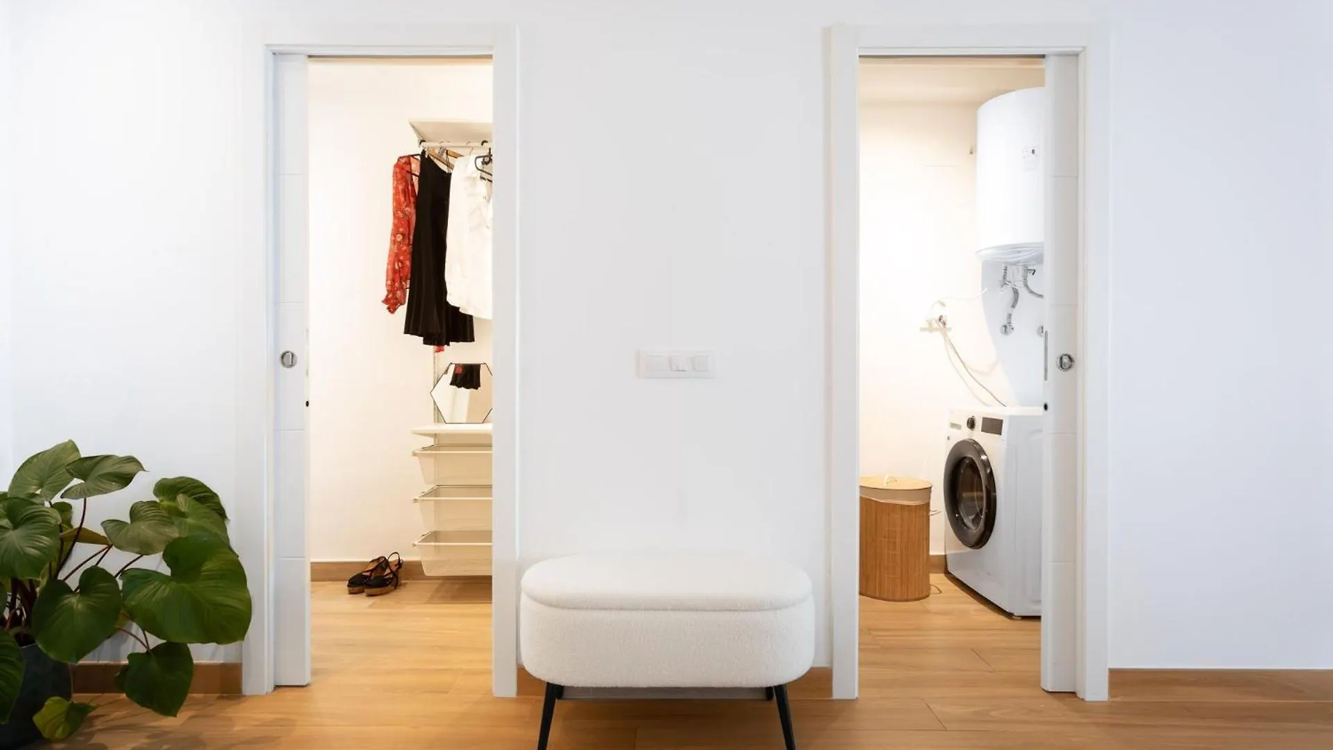 Casa Lima - Spacious Souterrain Studio Close To The Beach 토레몰리노스 아파트